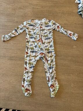 Little bum bums Kids Dinosaur Print One-Piece Pajamas in Cream